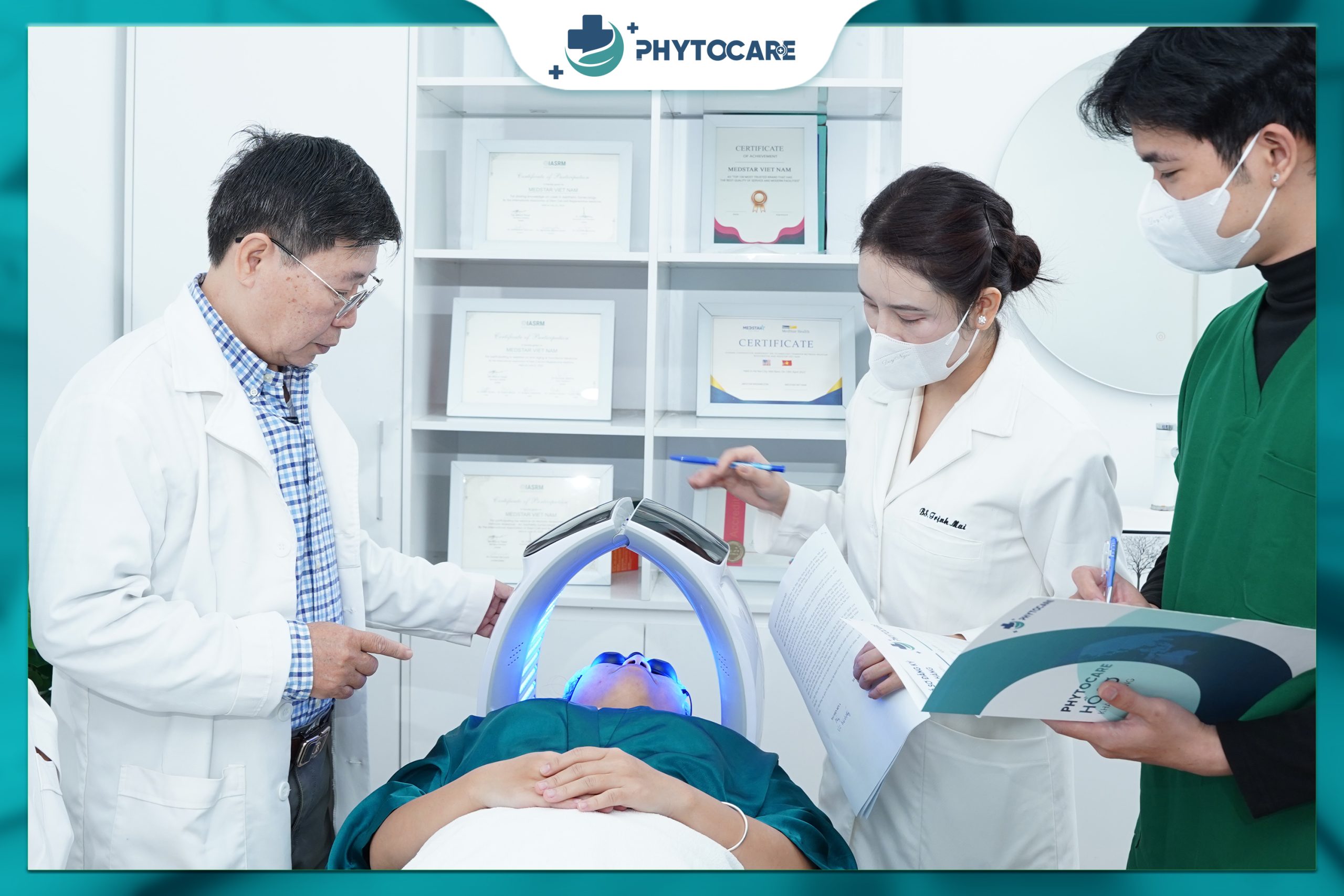 Bác sĩ Phytocare thăm khám và điều trị